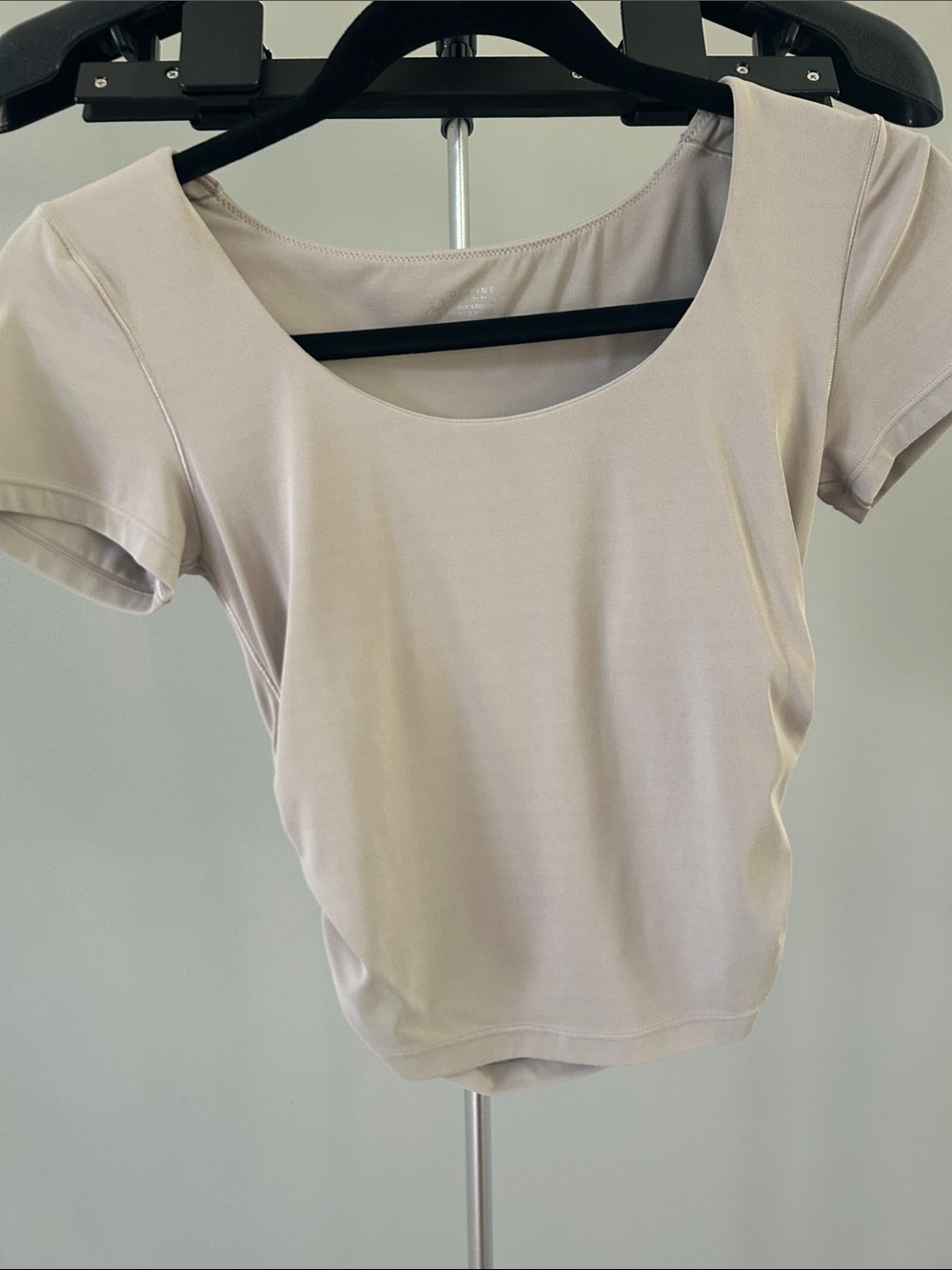 Aerie OFFLINE Women’s Ruched Side Fitted T-Shirt Beige Size Small